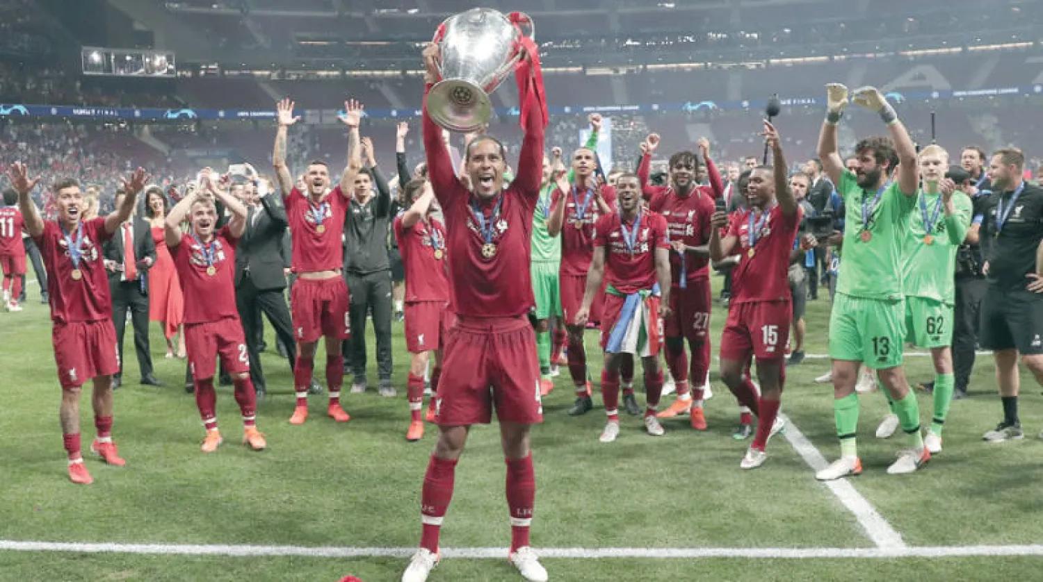 فان دايك لعب دوراً كبيراً في تتويج ليفربول بدوري أبطال أوروبا الموسم الماضي (غيتي)