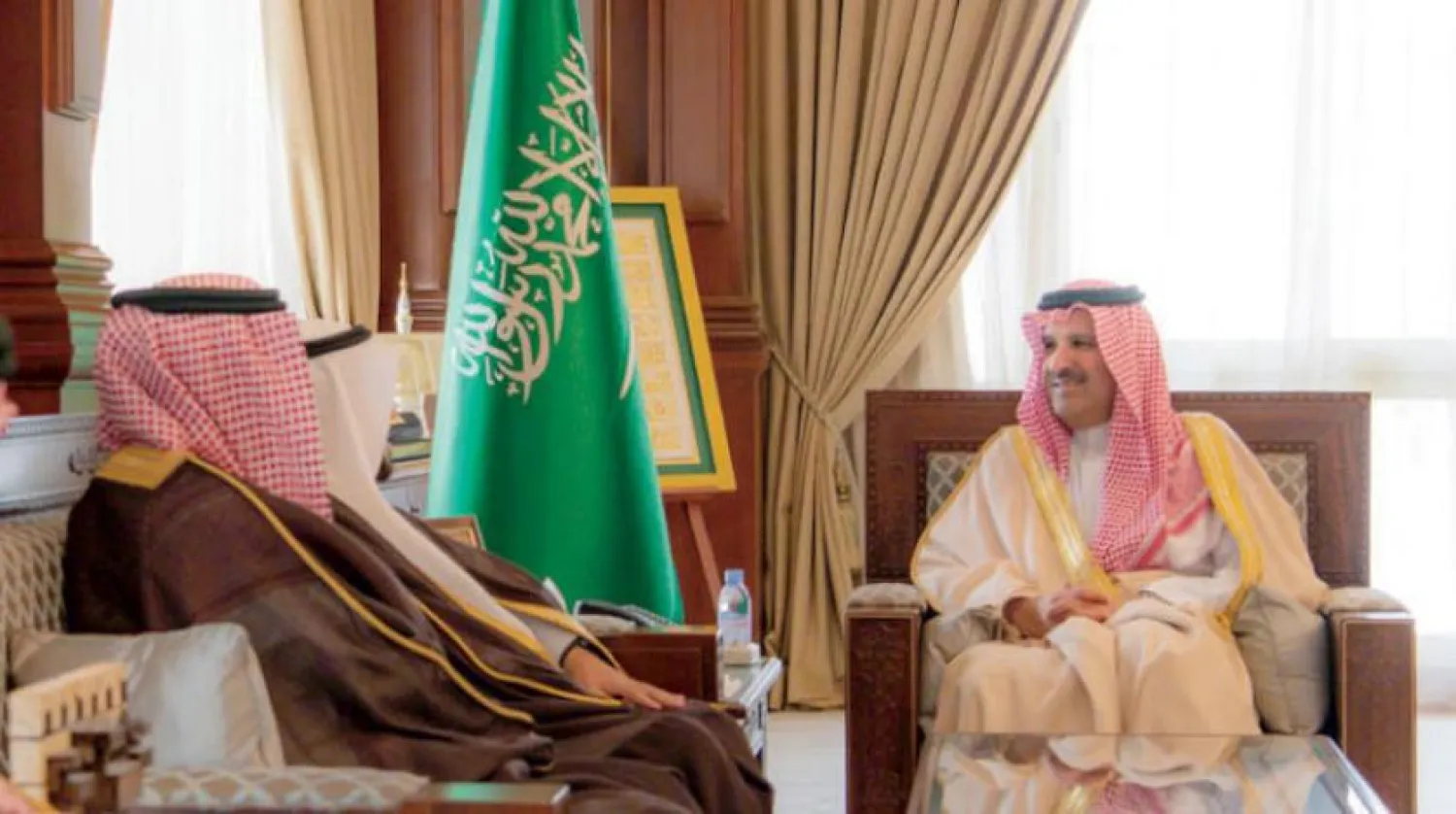 Madinah governor, Prince Faisal bin Salman with Saudi Electricity Company officials (Asharq al-Awsat)
