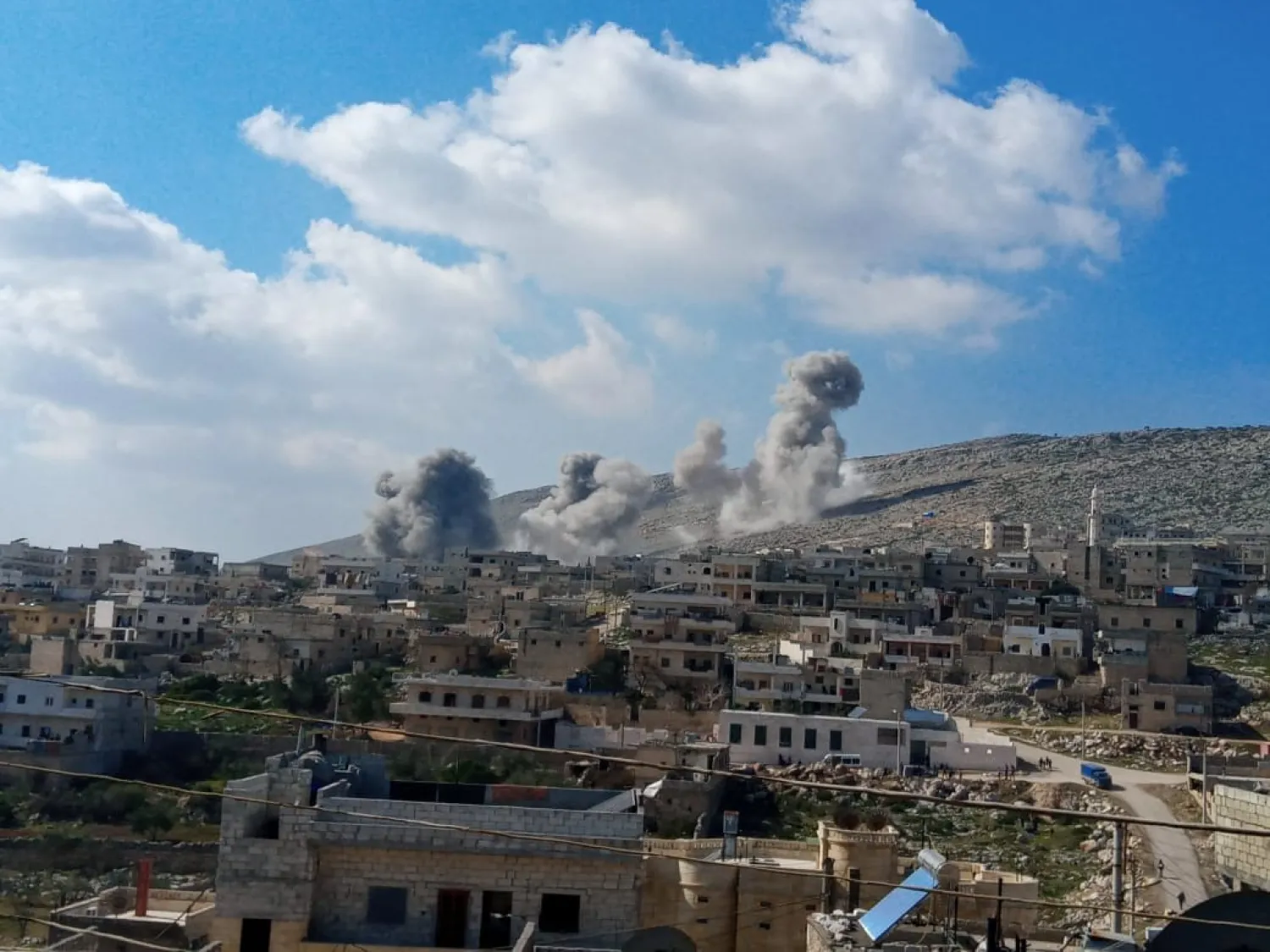 Esed rejimi ve Rus savaş uçakları Halep kırsalını vurdu