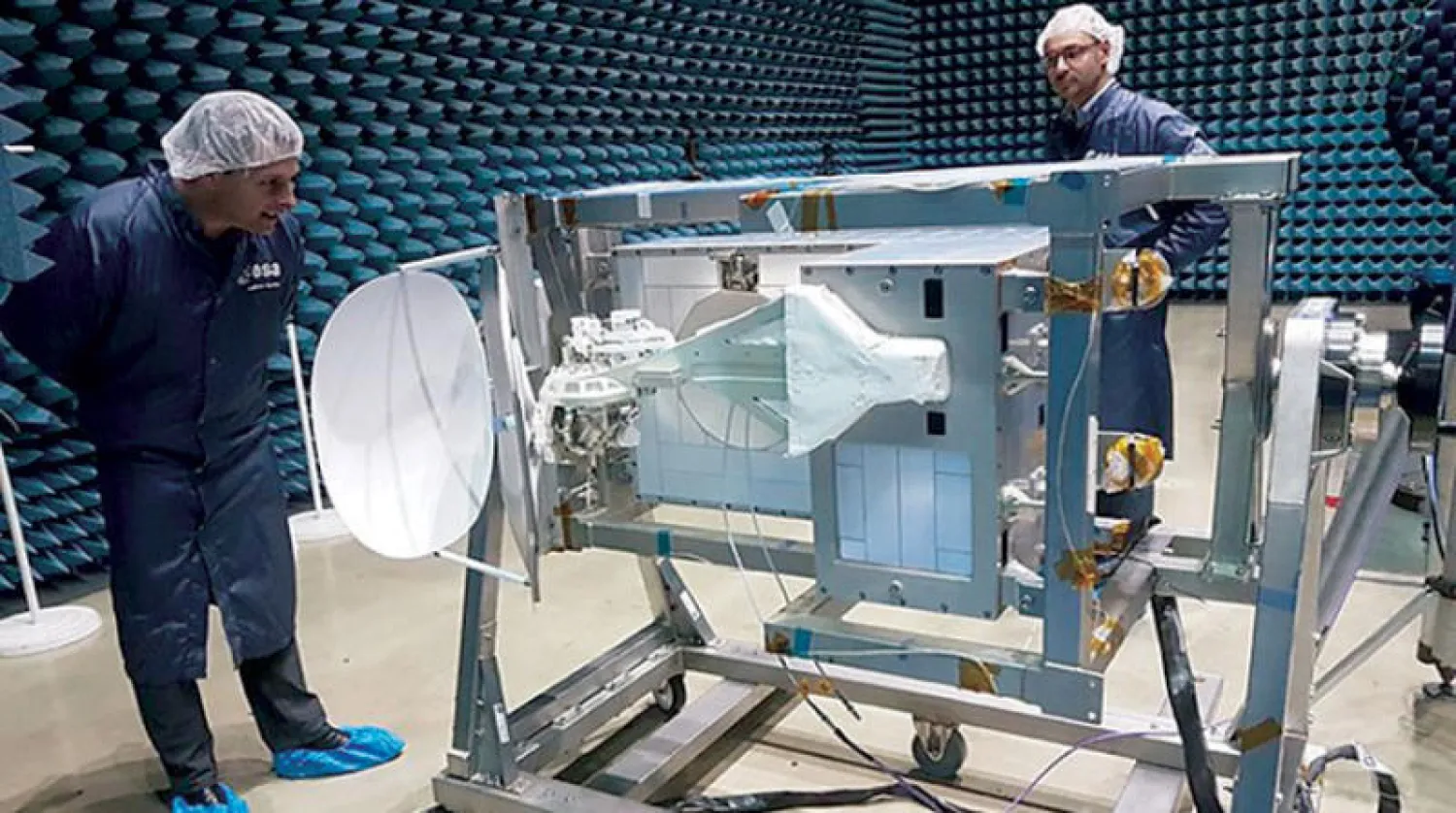 هوائي الراديو البريطاني يصل إلى محطة الفضاء الدولية