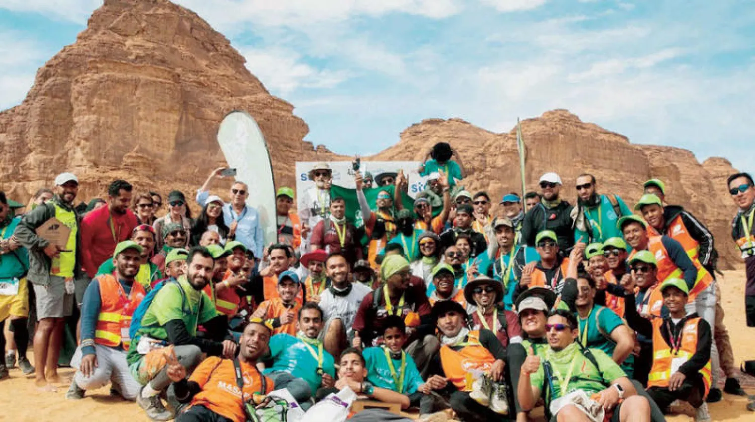 لقطة جماعية لبعض المشاركين في السباق (الشرق الأوسط)