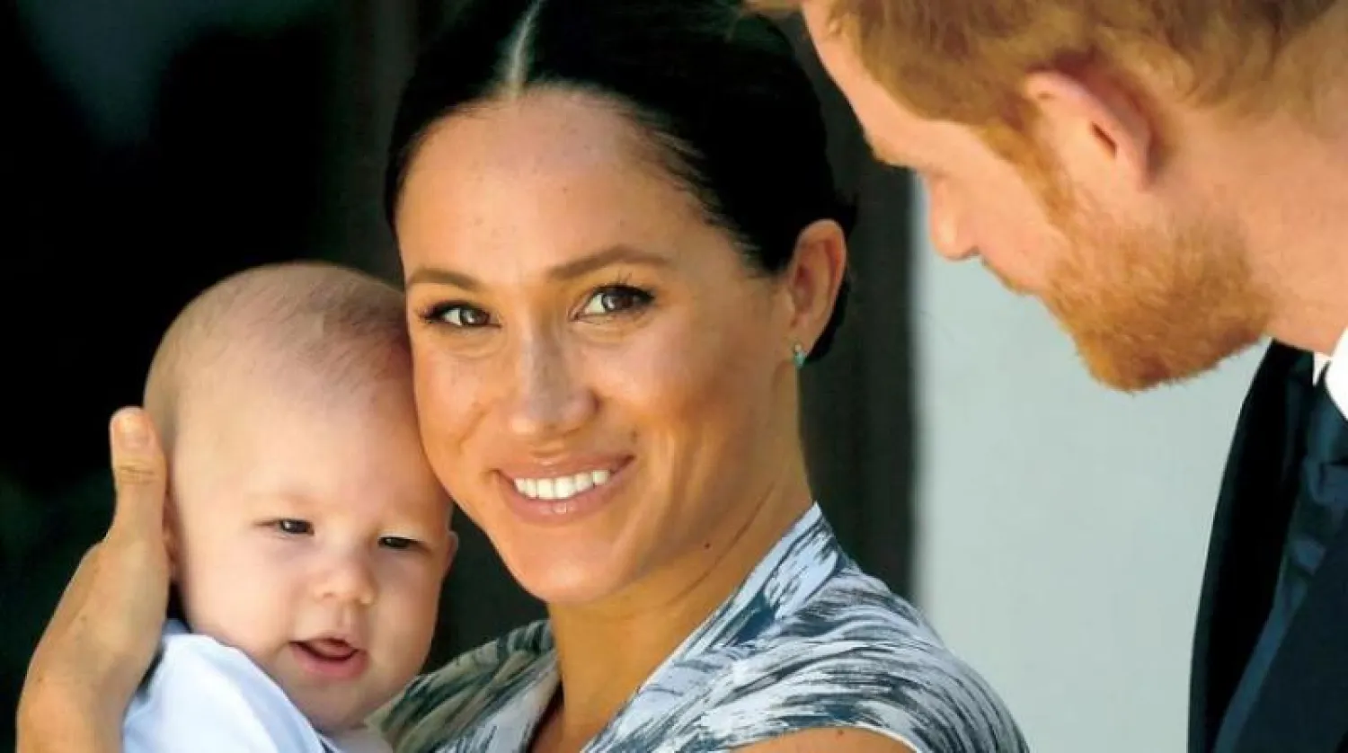 الأمير هاري وزوجته ميغان وطفلهما (أرشيفية - رويترز)