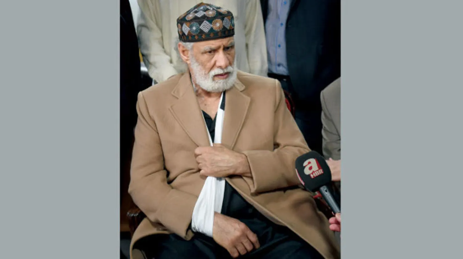 الشيخ رأفت مقلد مؤذن مسجد ريجنت بارك (إ.ب.أ)