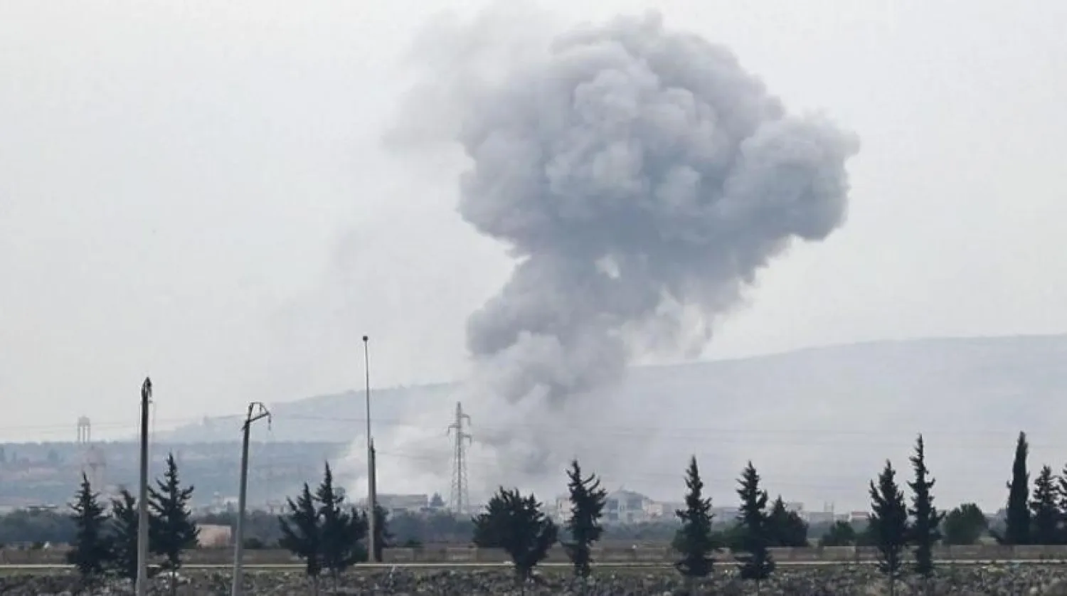 Suriye rejiminin saldırılarının ardından İdlib'in güneydoğusunda yüklesen dumanlar (AFP)