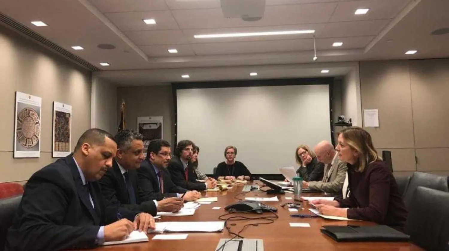 Yemeni Minister of Cultural Marwan Dammaj meets with Assistant US Secretary of State for Educational and Cultural Affairs Mary Royce in Washington. (Saba news agency)