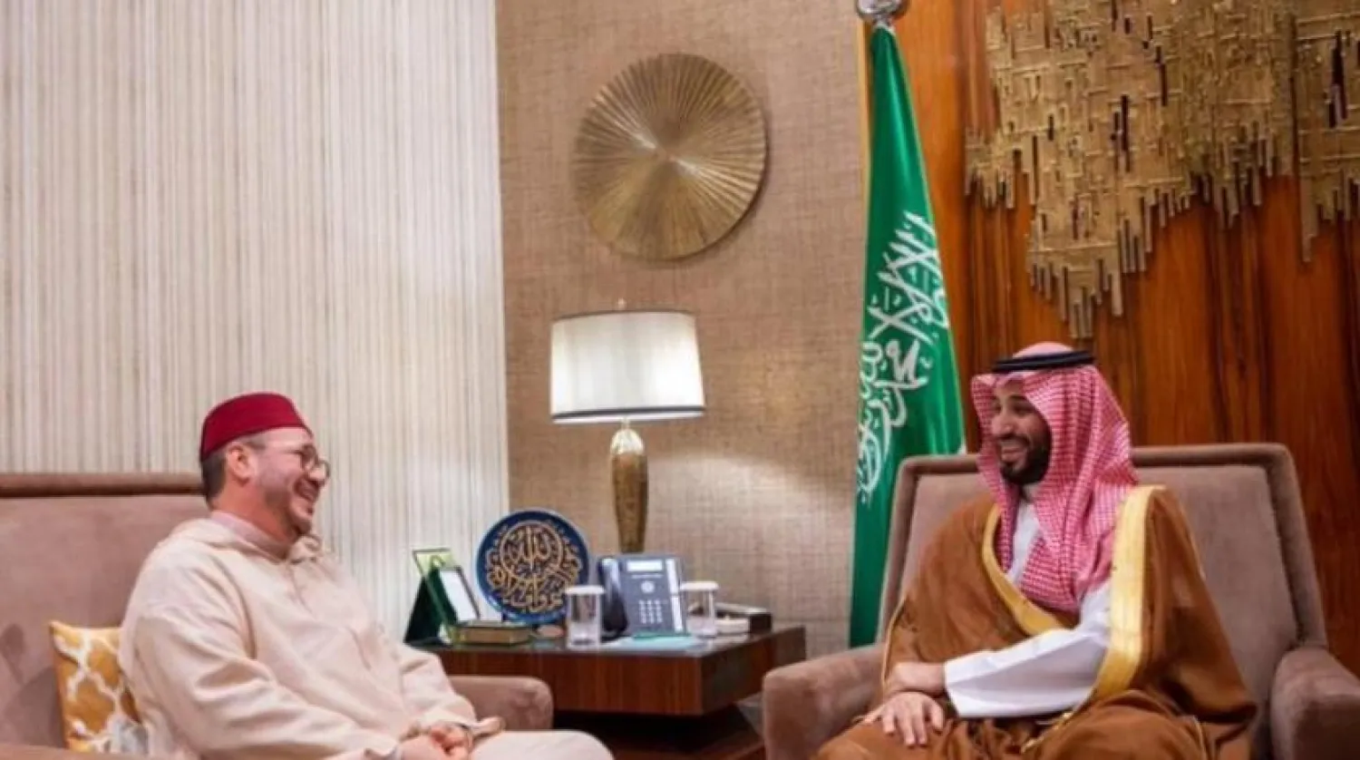Suudi Arabistan Veliaht Prensi Muhammed bin Selman, Fuad Ali el-Himme’yi karşılarken (SPA)