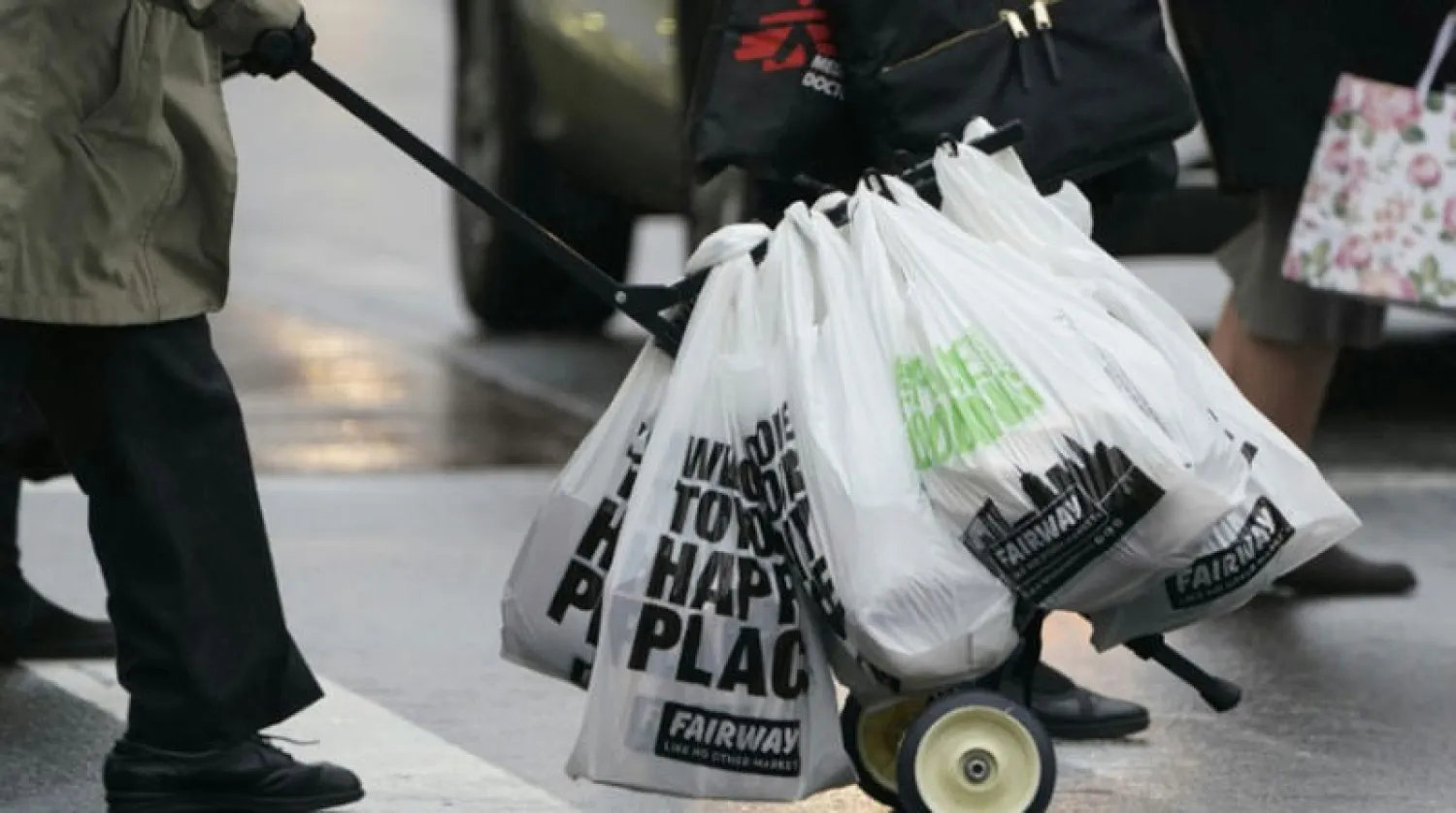 نيويورك معقل الثقافة الاستهلاكية تحظر استعمال الأكياس البلاستيكية