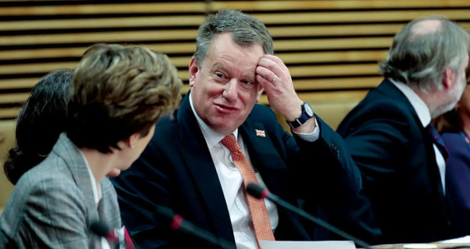 ديفيد فروست مستشار رئيس الحكومة البريطانية في اجتماع بروكسل أمس (إ.ب.أ)