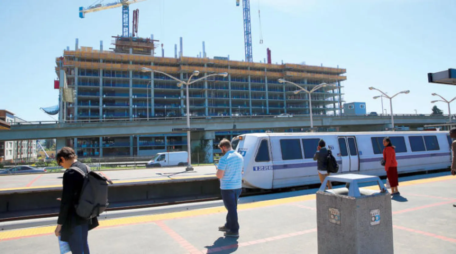 يعتقد سيناتور أميركي وجود إفراط ومغالاة في الرقابة على سوق الإسكان في ولاية كاليفورنيا