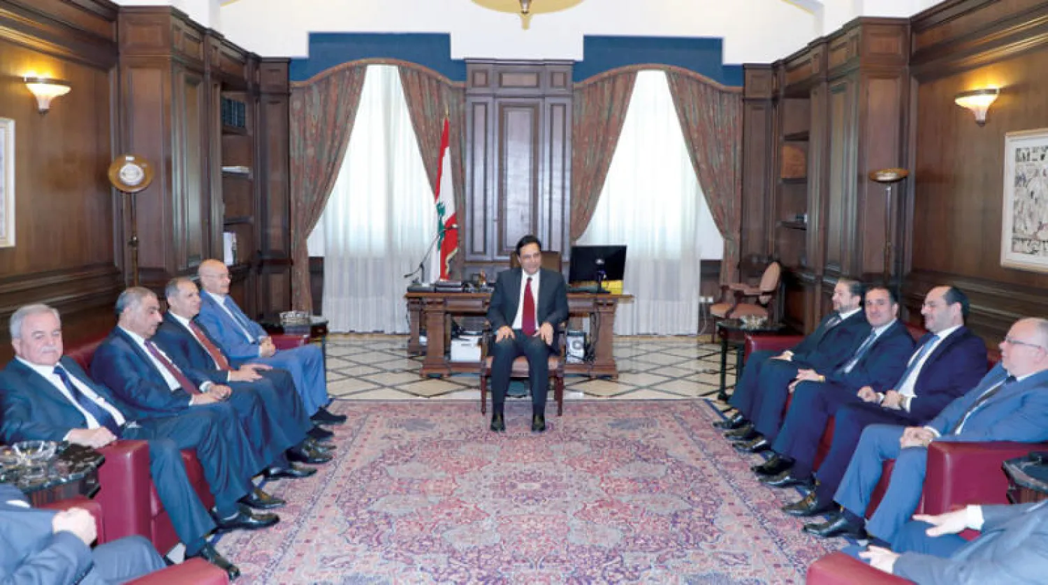 رئيس الحكومة مجتمعاً أمس مع أعضاء «اللقاء التشاوري» (دالاتي ونهرا)