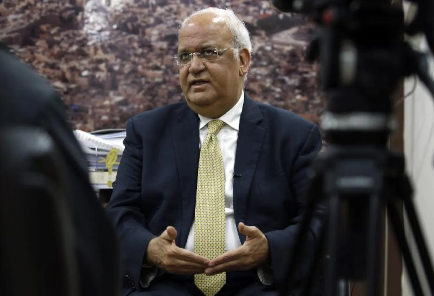 أمين سر اللجنة التنفيذية لمنظمة التحرير الفلسطينية صائب عريقات (أ.ف.ب)