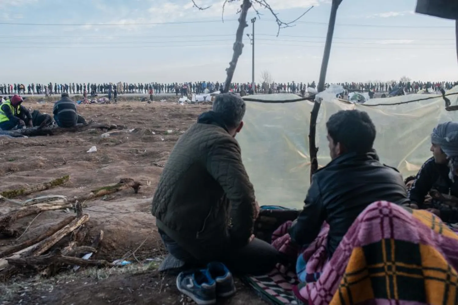 لاجئون على الحدود التركية اليونانية (أ.ف.ب)