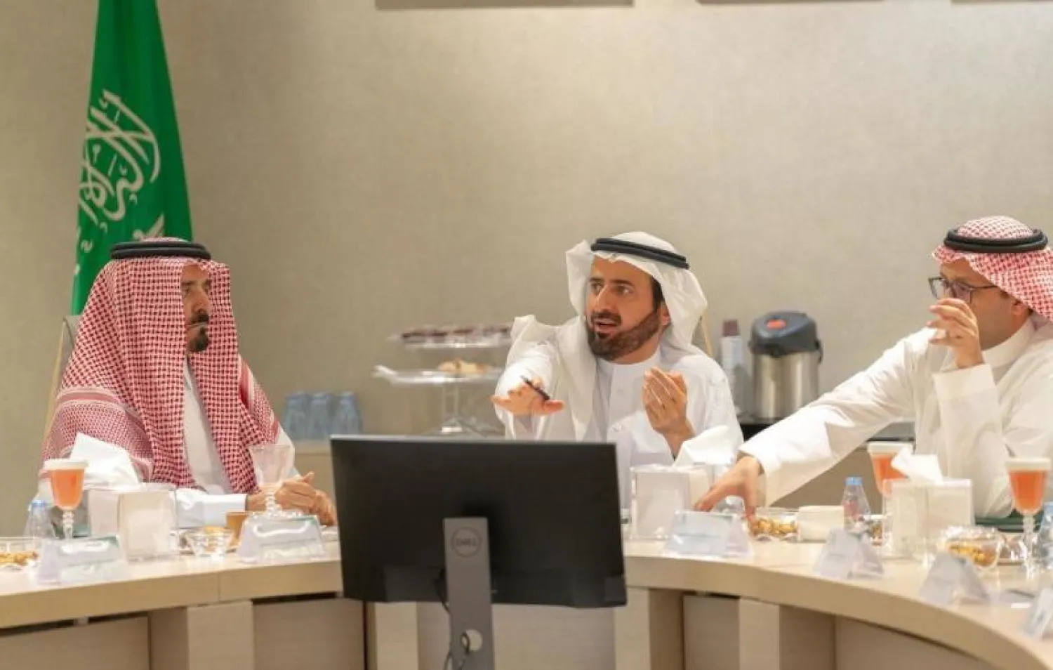 وزير الصحة السعودي الدكتور توفيق الربيعة لدى ترؤسه اجتماعاً للجنة المعنية بمتابعة الوضع الصحي لفيروس كورونا (واس)