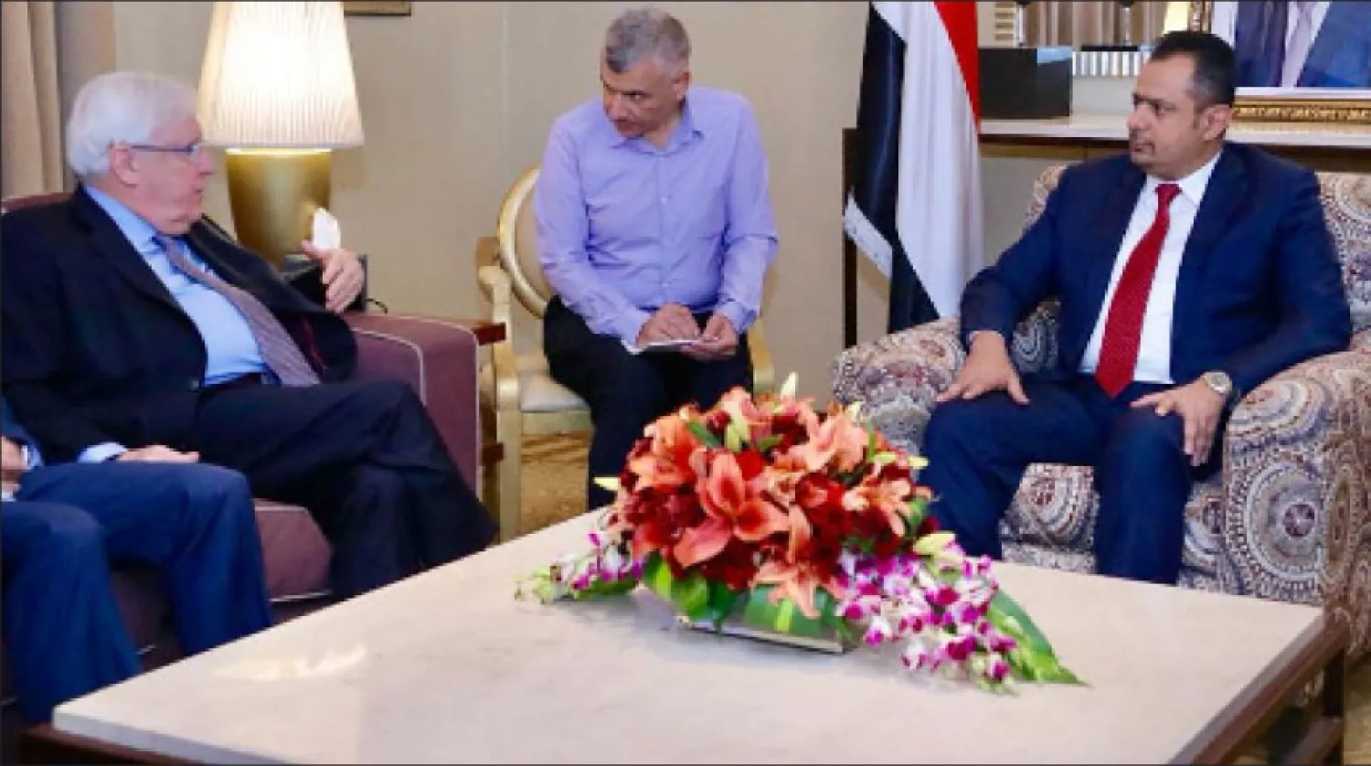 الدكتور معين عبد الملك لدى لقائه غريفيث في الرياض أمس (سبأ)