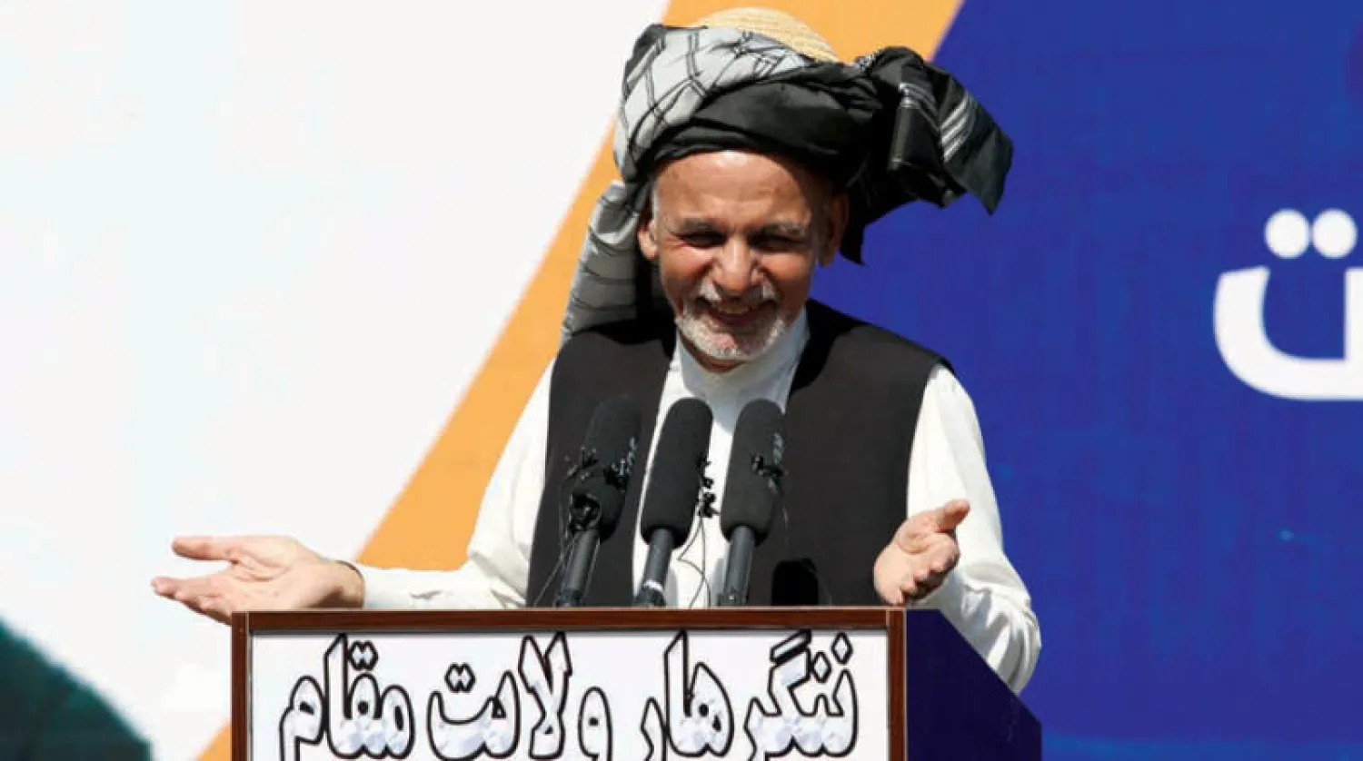 الرئيس الأفغاني أشرف غني يتحدث إلى أنصاره في جلال آباد الأسبوع الماضي (إ.ب.أ)