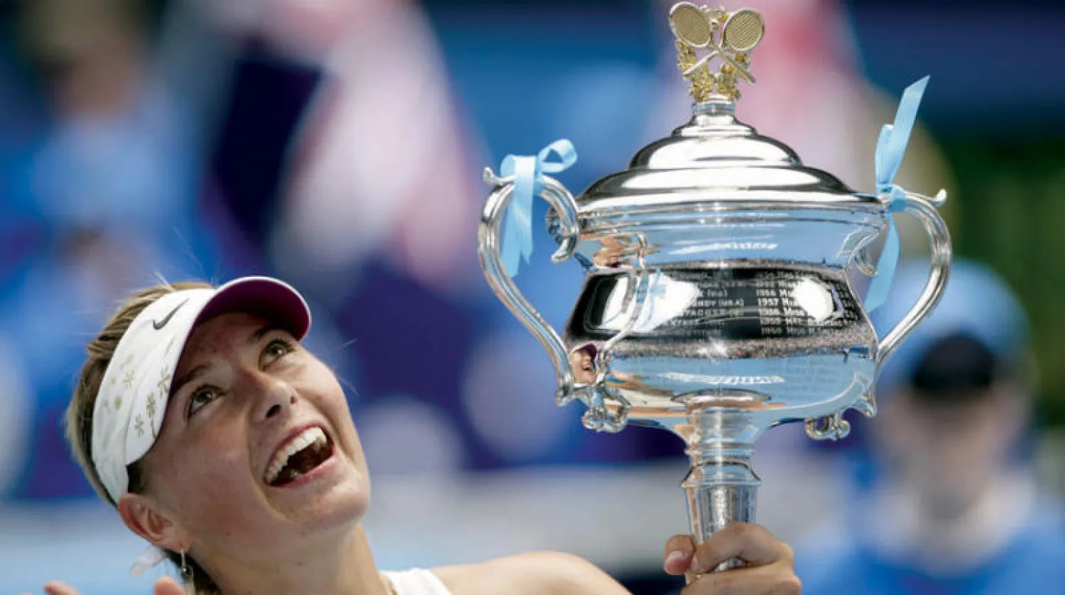 عالم التنس سيفتقد اعتزال شارابوفا أكثر البطلات جاذبية (رويترز)