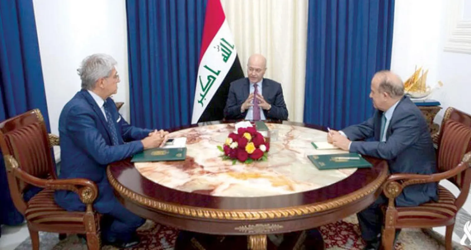 صالح مجتمعاً مع السفير الفرنسي (واع)