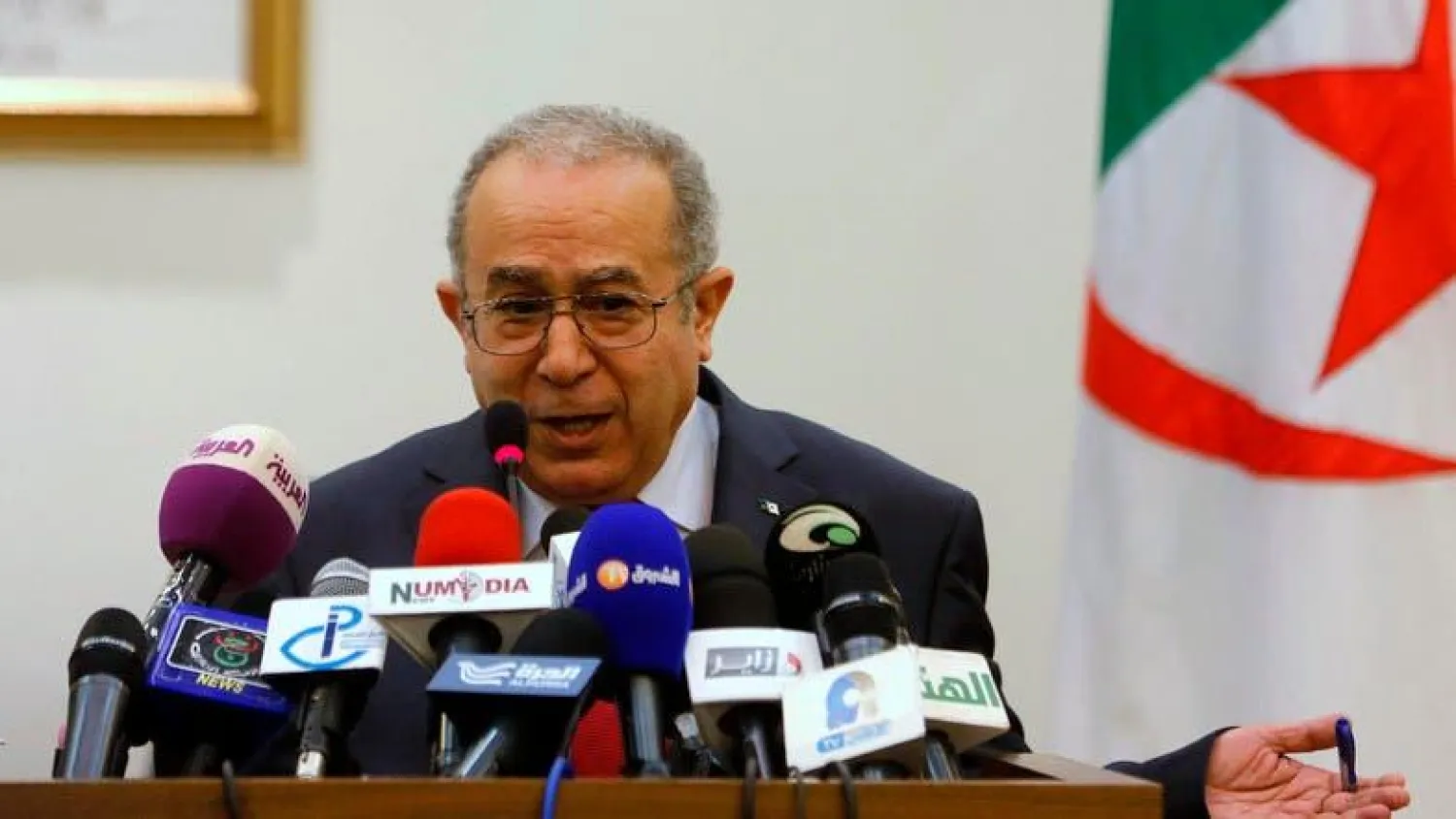 وزير الخارجية الجزائري السابق رمطان لعمامرة (رويترز)