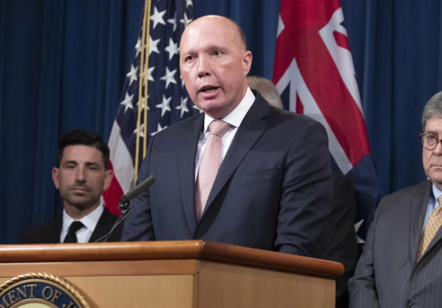 وزير الداخلية الأسترالي بيتر داتون (إ.ب.أ)