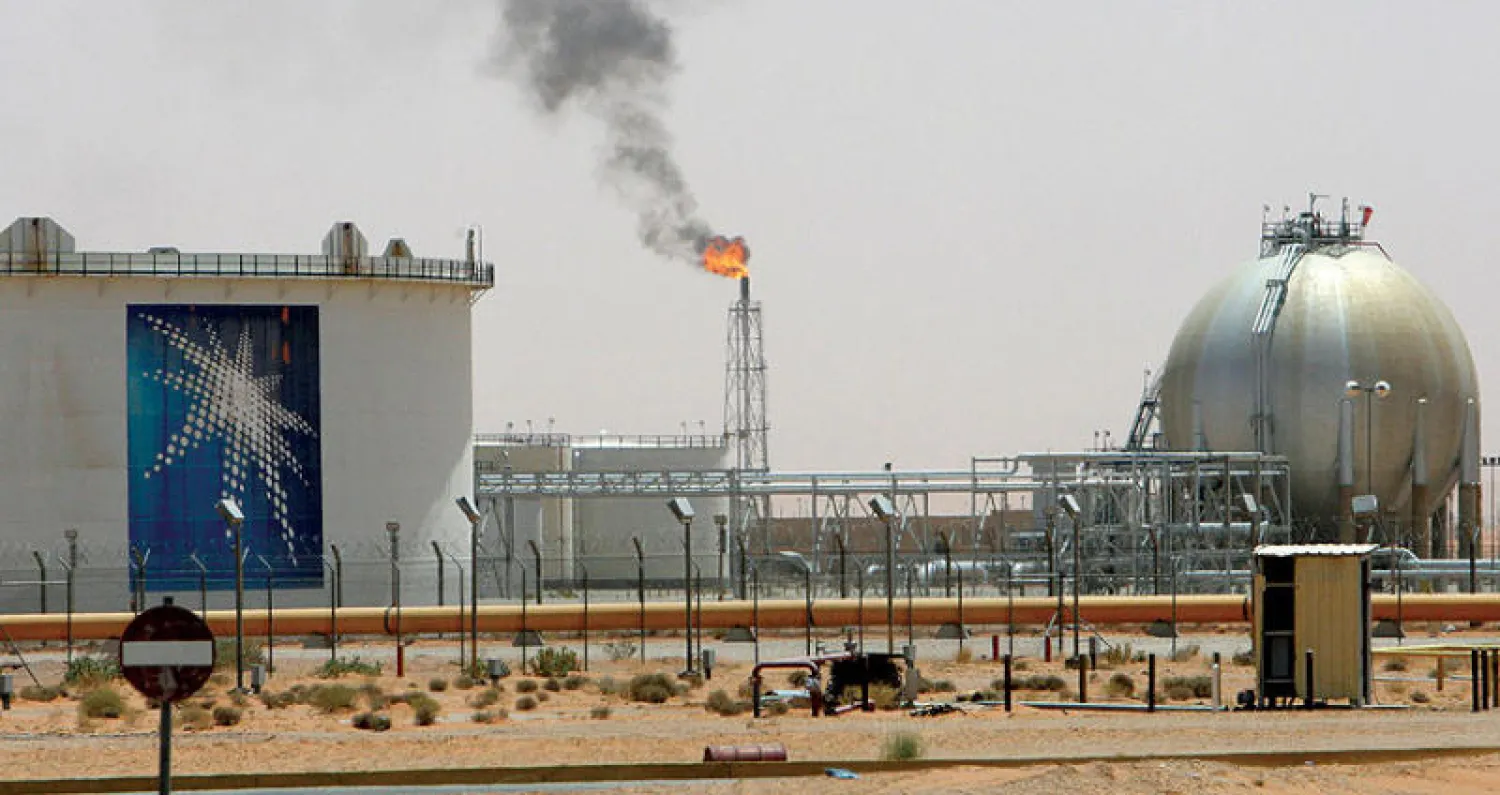 «أرامكو» ستسحب 300 ألف برميل يومياً من مخزونها الضخم للوصول إلى ذلك المعروض القياسي الشهر المقبل (الشرق الأوسط)