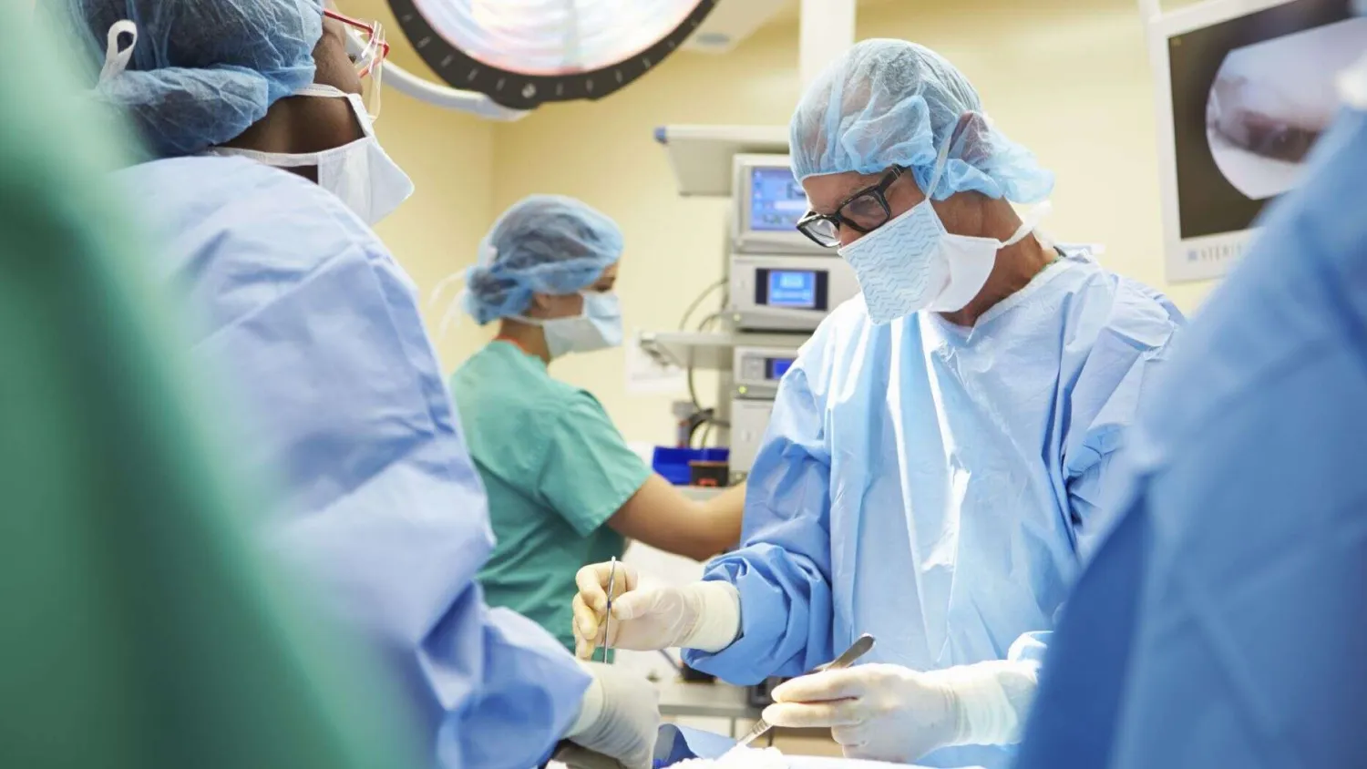 Indian Amputee Lives With Arms of Tall Man