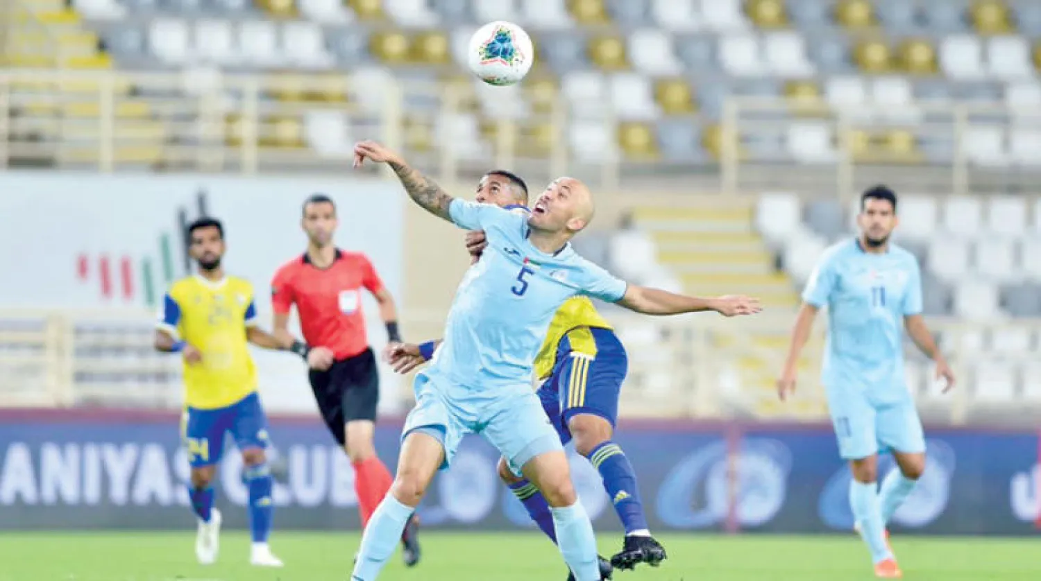 منافسات كرة القدم في الإمارات تم تعليقها بسبب «كورونا» (الشرق الأوسط)