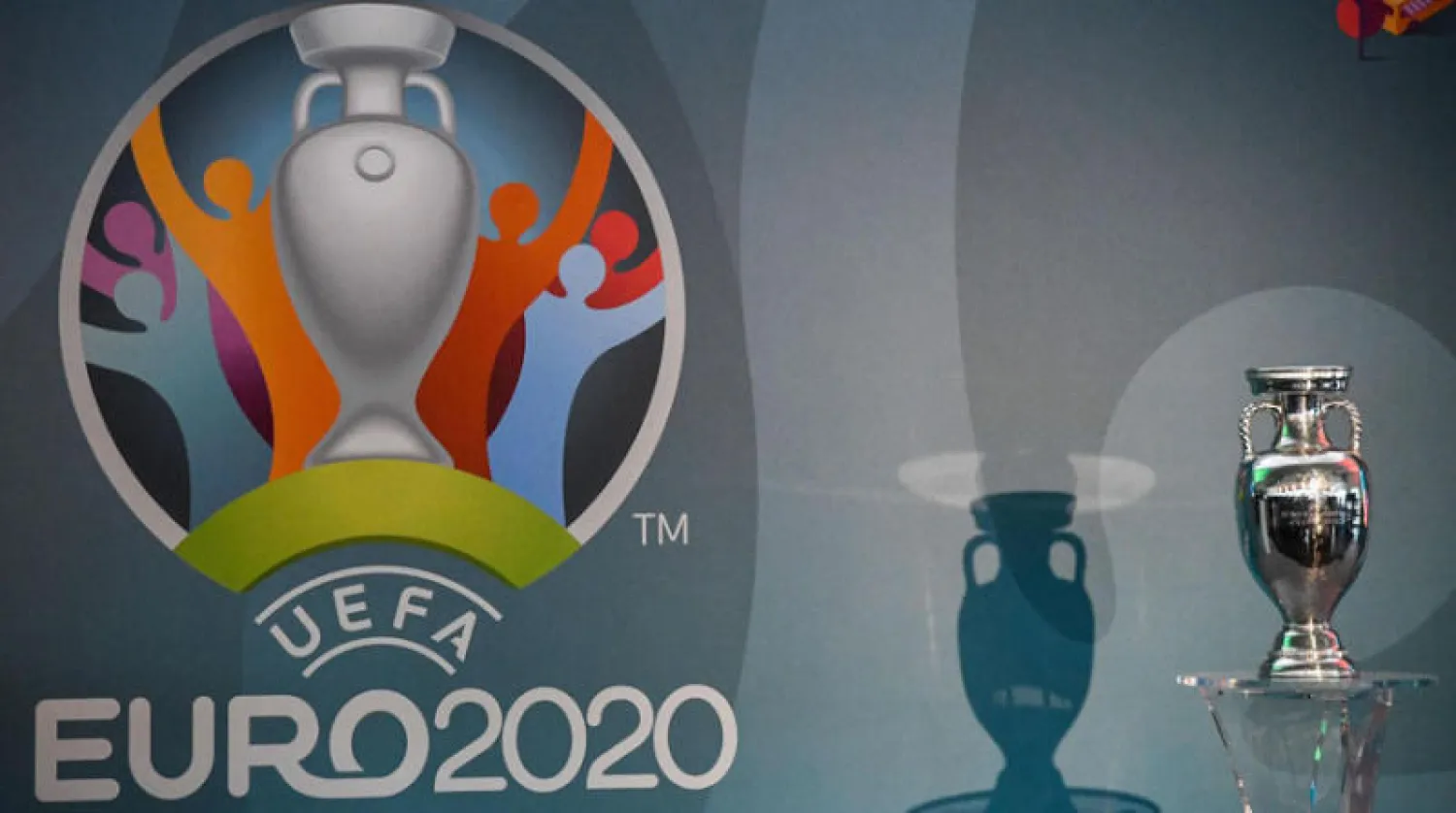 «يورو 2020» باتت مطالبة بتغيير شعارها إلى «يورو2021» (إ.ب.أ)