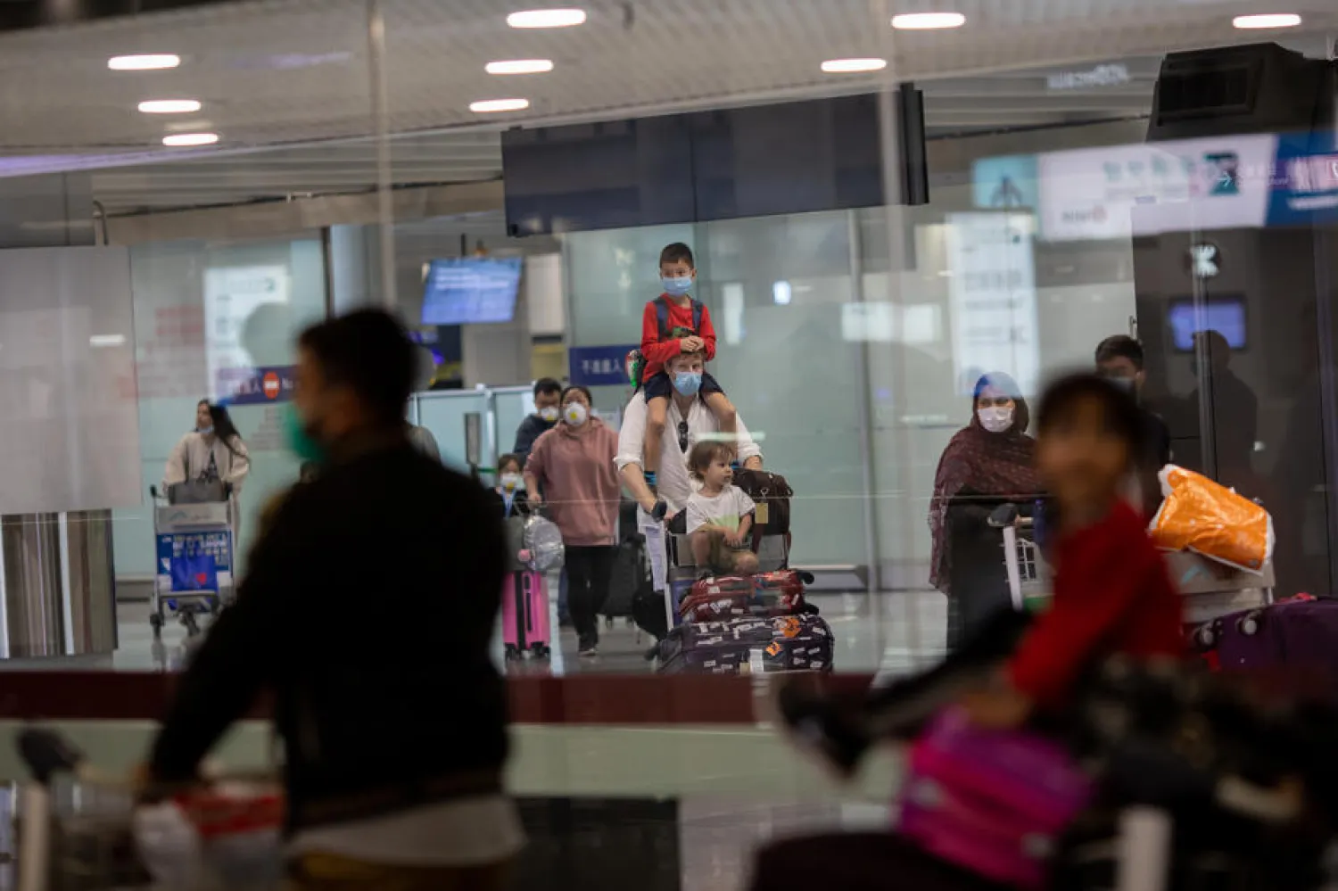 Hong Kong’da yaşamayan vatandaşların Hong Kong'a girişi yasaklandı