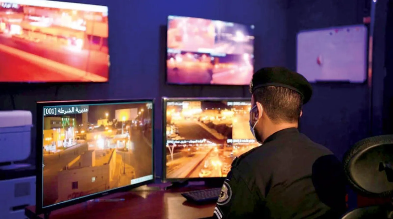رصد أمني عبر الكاميرات في المدن السعودية (واس)