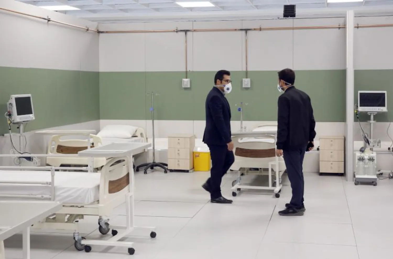 مستشفى مؤقت تمت إقامته داخل مول تجاري شمال غرب العاصمة طهران (أ.ف.ب)