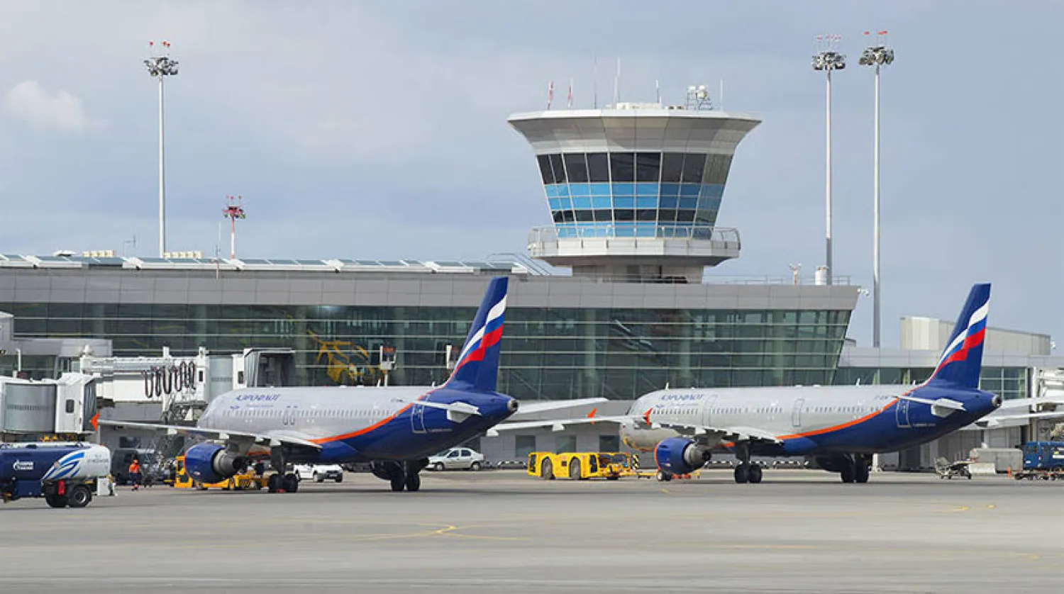 روسيا تقيّد الحركة عبر حدودها وشوارع موسكو مقفرة