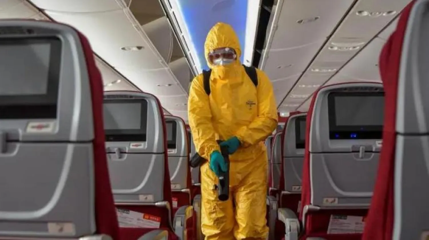 Uzmanlar uçaklardaki yolcu sayısının azaltılması ve bilet fiyatlarının düşürülmesini öneriyor (Reuters)