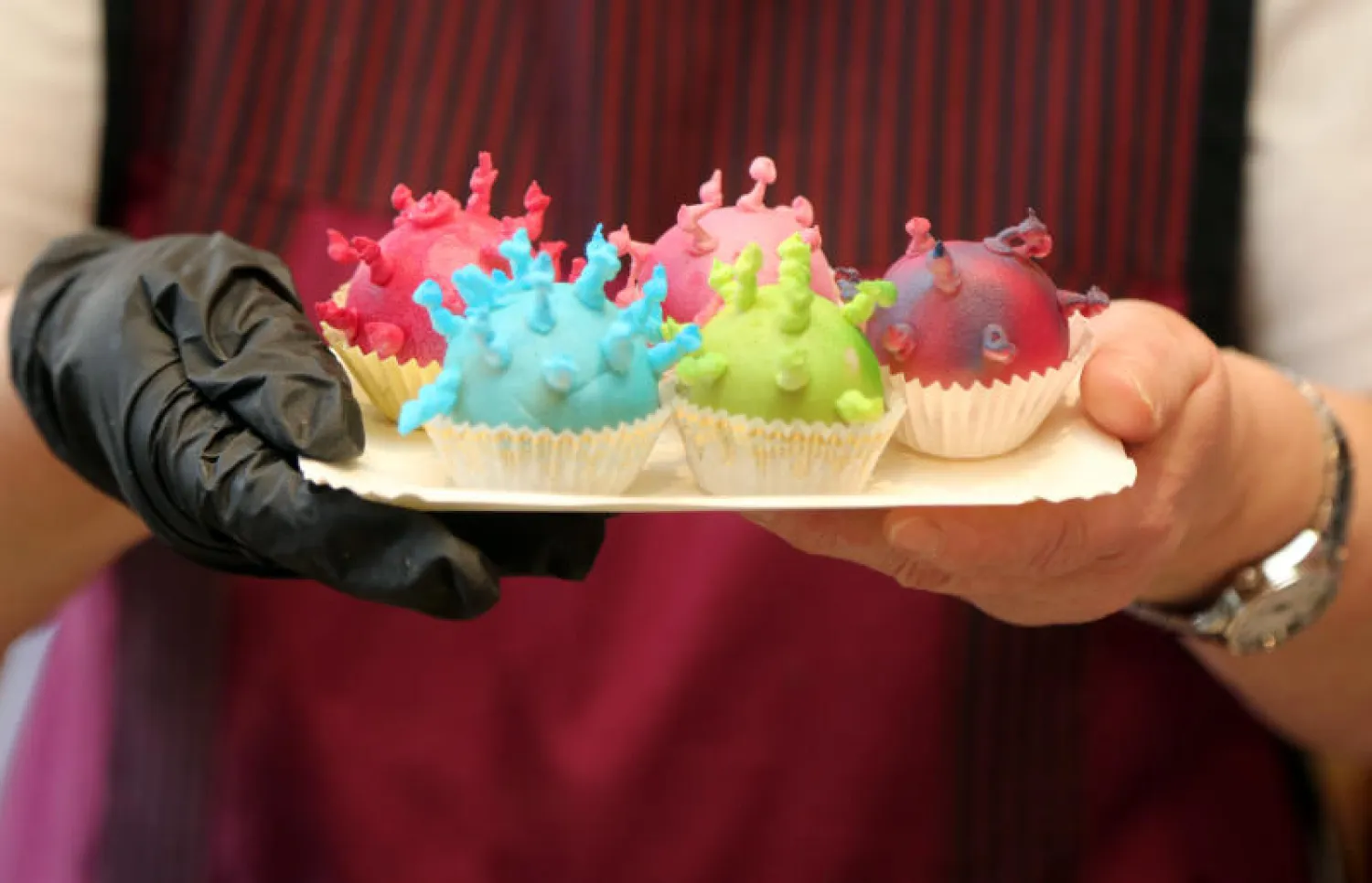 حلوى على شكل فيروس «كورونا» في ألمانيا (رويترز)