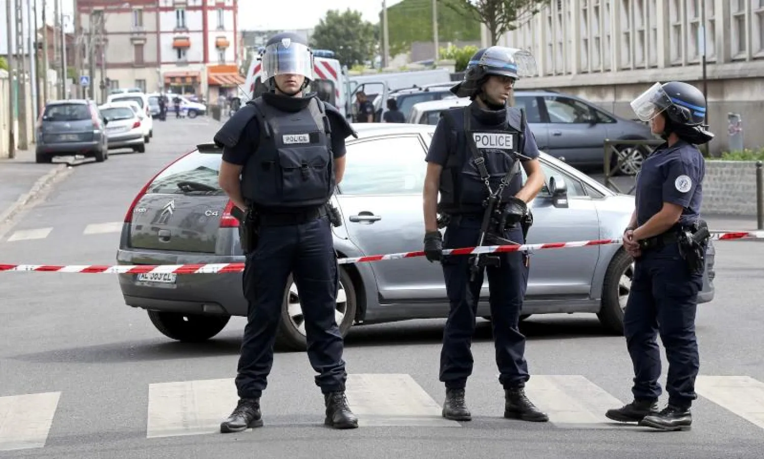 أفراد من الشرطة الفرنسية (أرشيفية - رويترز)