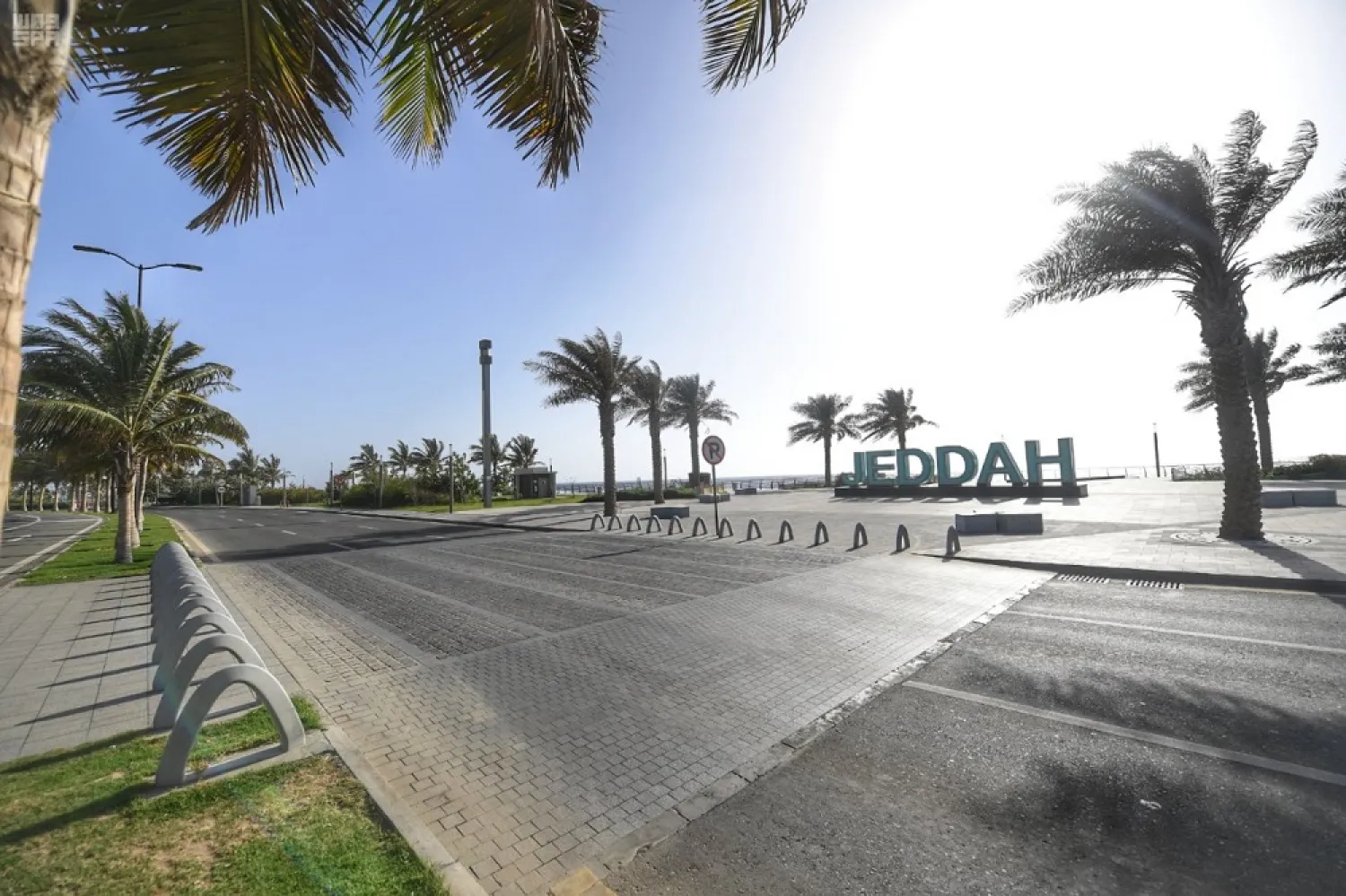 Deserted streets in Jeddah as residents respect the curfew imposed over the coronavirus. (SPA)