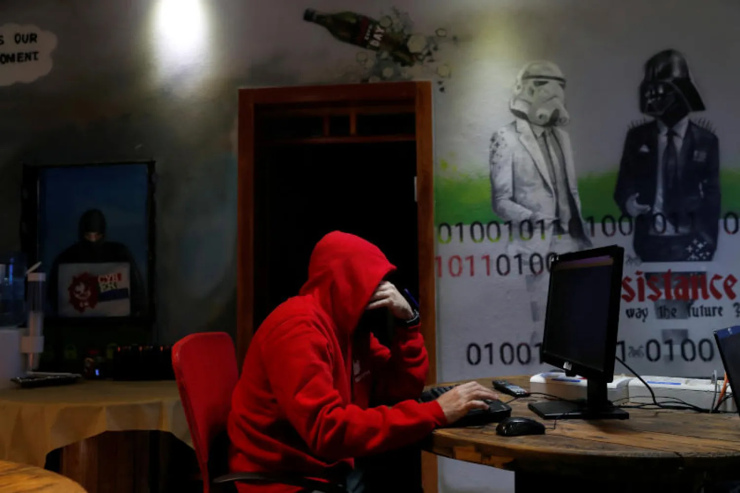 ارتفاع كبير في نسبة الجرائم الإلكترونية المرتبطة بفيروس «كورونا» (رويترز)