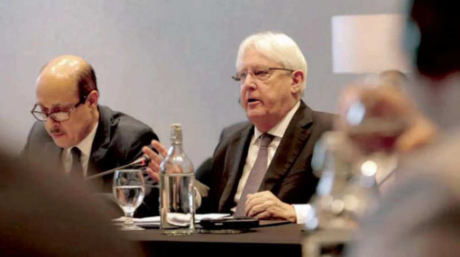 المبعوث الأممي إلى اليمن في لقاء استشاري مع شخصيات يمنية عقد في مسقط نهاية فبراير الماضي (حساب المبعوث الأممي لليمن على تويتر)