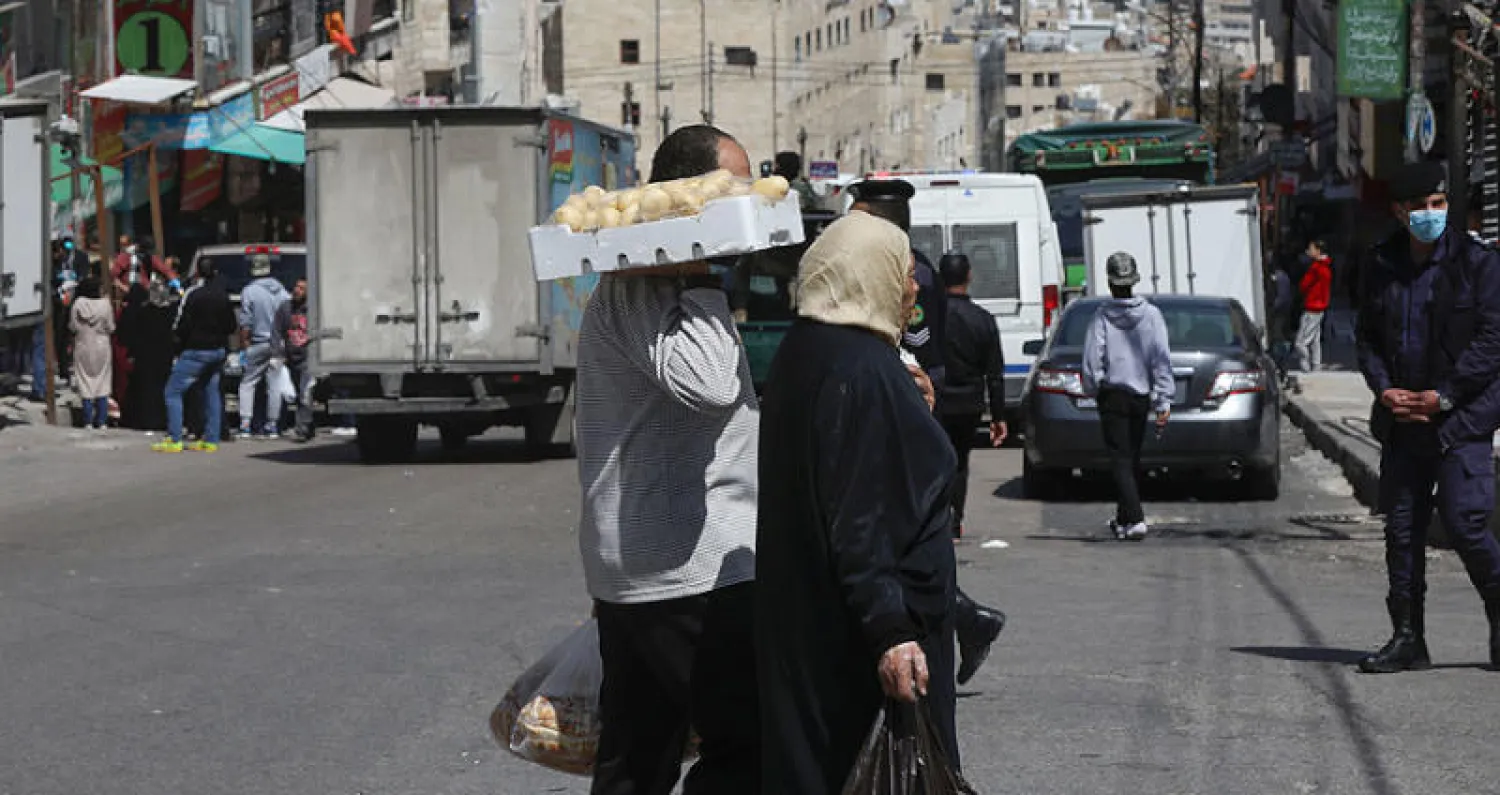 تقدم 65 ألف مواطن لطلب الدعم على الخبز في الأردن (رويترز)