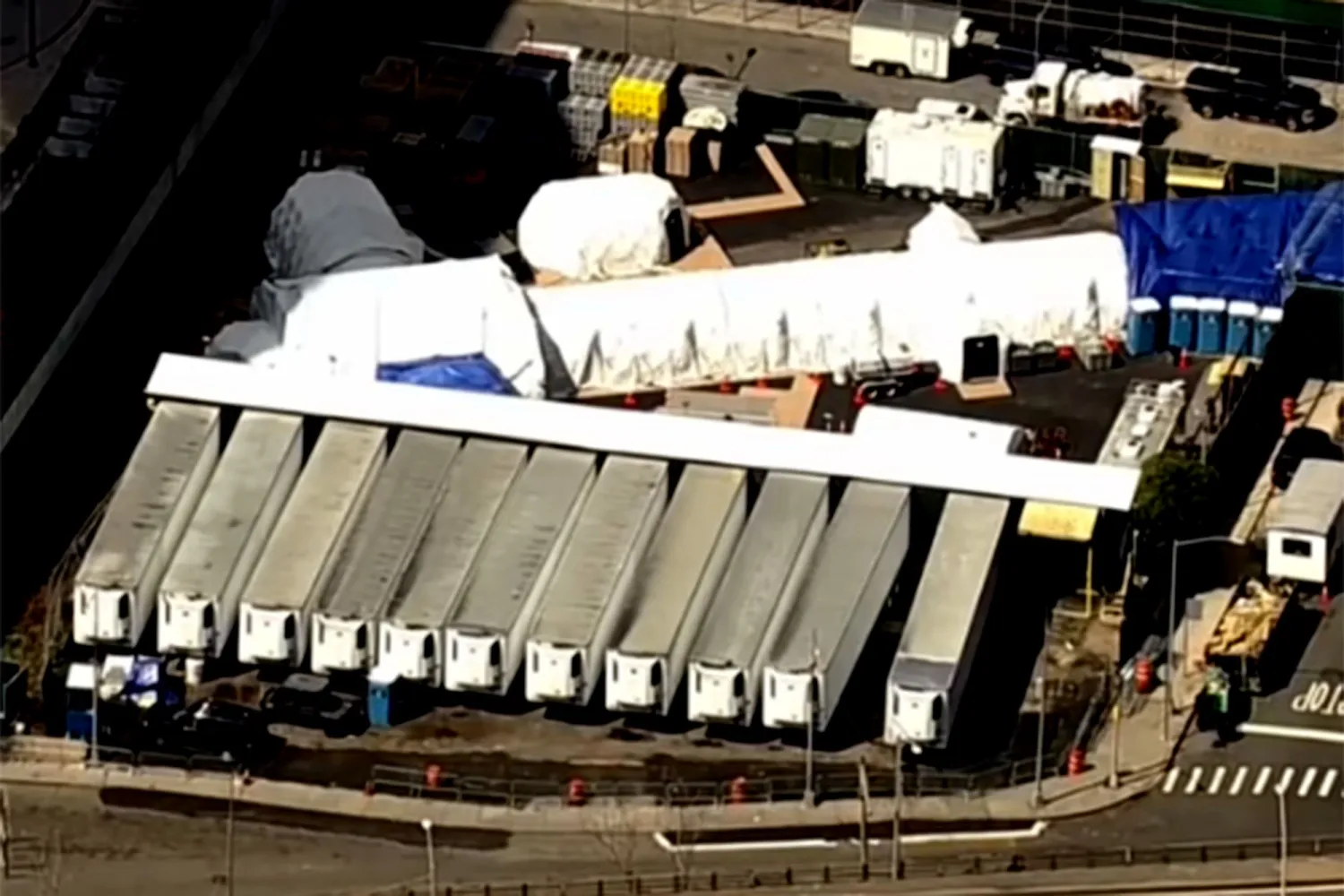 New York’ta cenaze evleri ve morglar doldu taştı