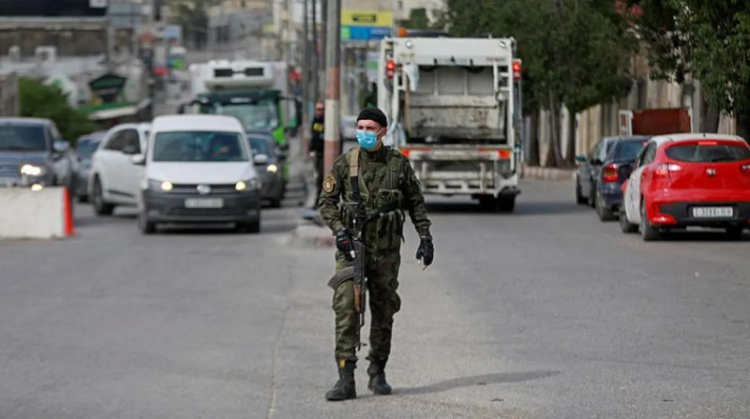 Filistin güvenlik güçleri izole edilen Beytunya kasabasına konuşlandı. (Reuters)
