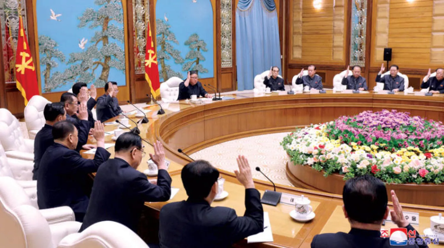 الزعيم الكوري الشمالي يترأس اجتماعاً للحزب الحاكم السبت الماضي في آخر ظهور علني له (إ.ب.أ)