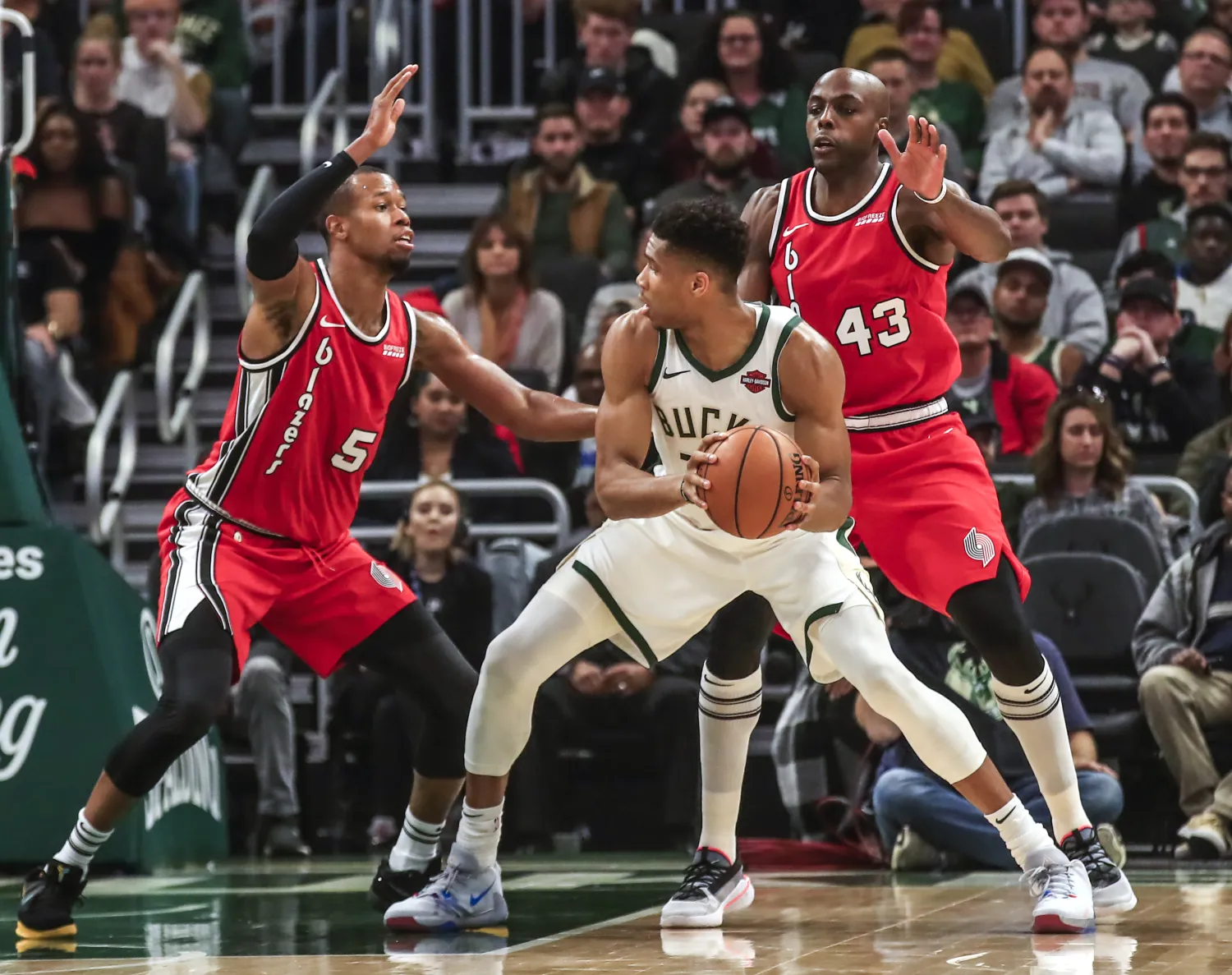 NBA'de basketbolcuların maaşlarında yüzde 25 indirim