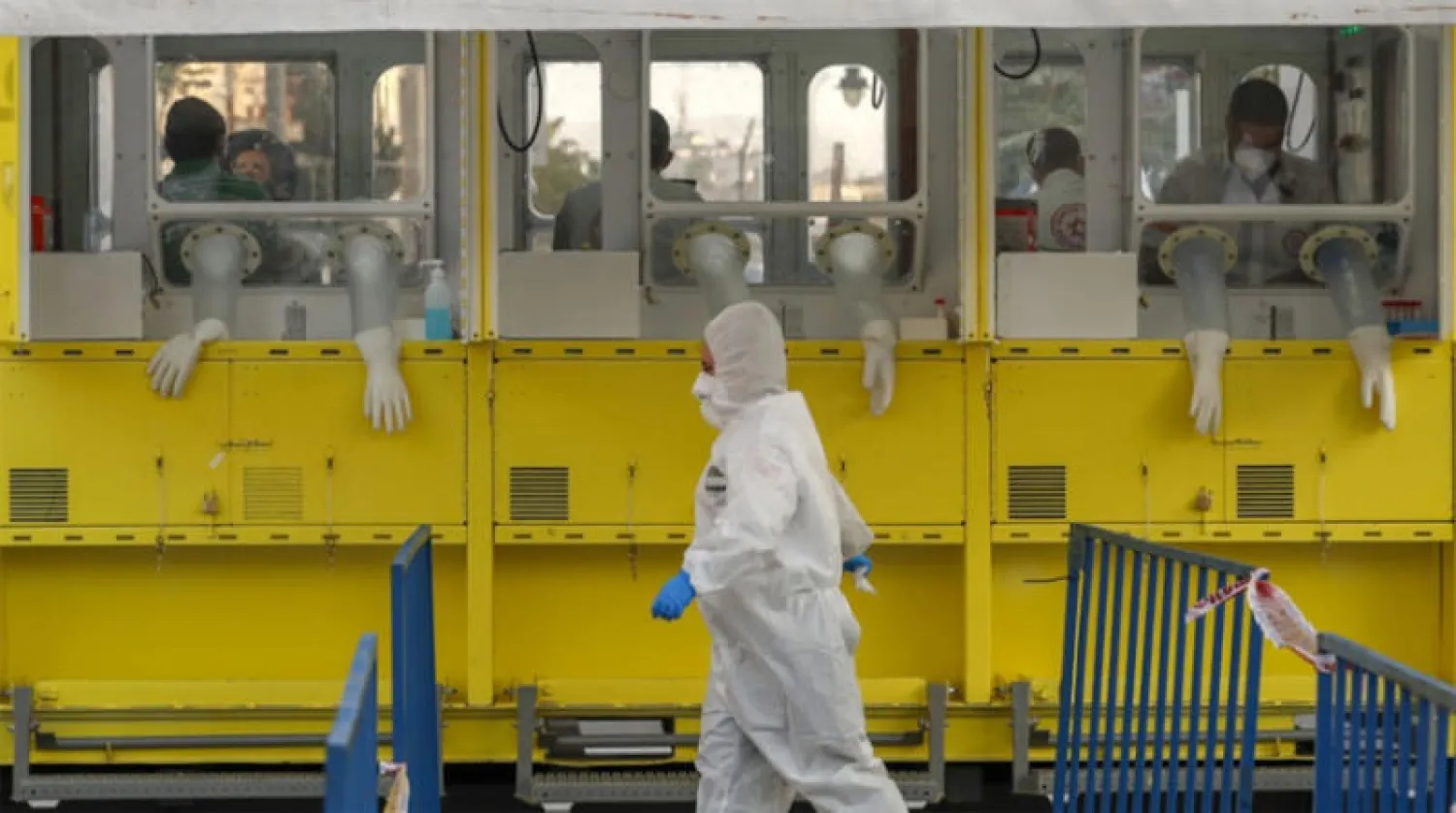 الفئات المهملة في ظل كورونا قد تكون «المحرّك» لعصيان مدني (أ ف ب)