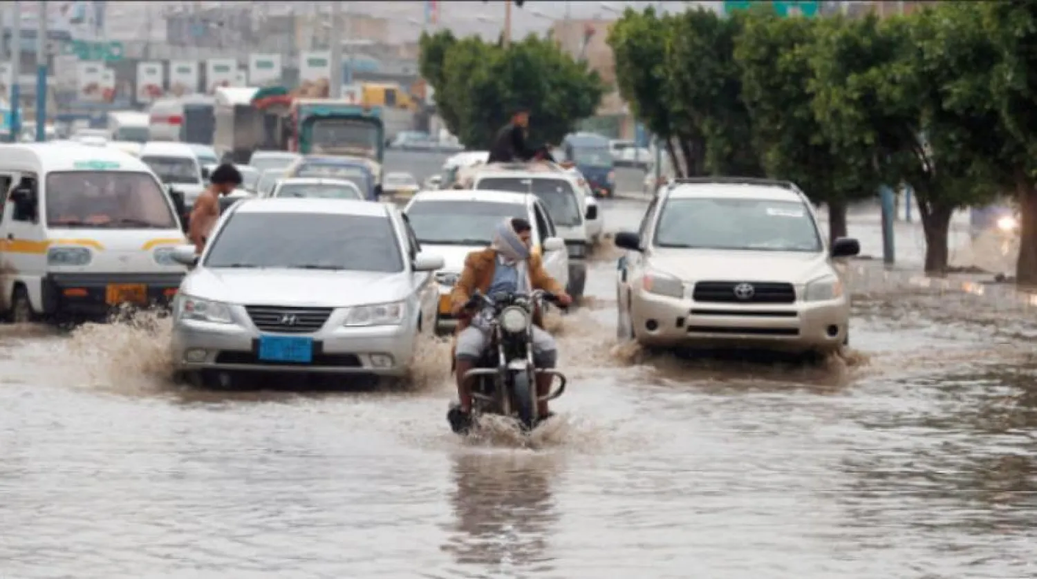 Flash floods hit several Yemeni cities (EPA)
