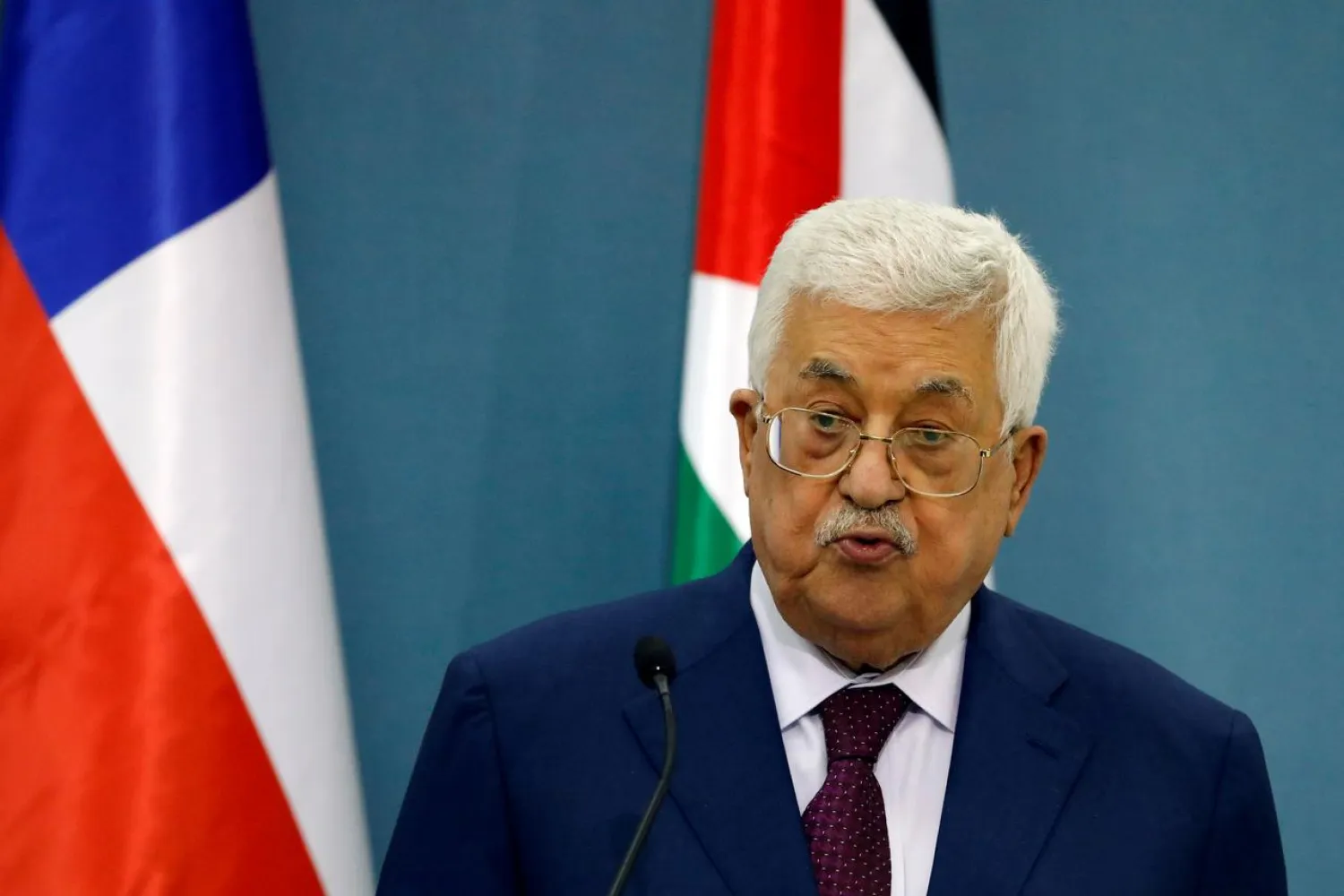 Palestinian President Mahmoud Abbas attends a joint news conference with Chilean President Sebastian Pinera in Ramallah, in the Israeli-occupied West Bank June 27, 2019. REUTERS/Mohamad Torokman