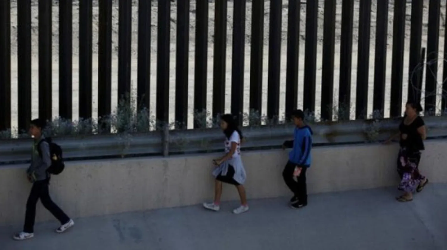 مهاجرون في إل باسو بتكساس (رويترز)