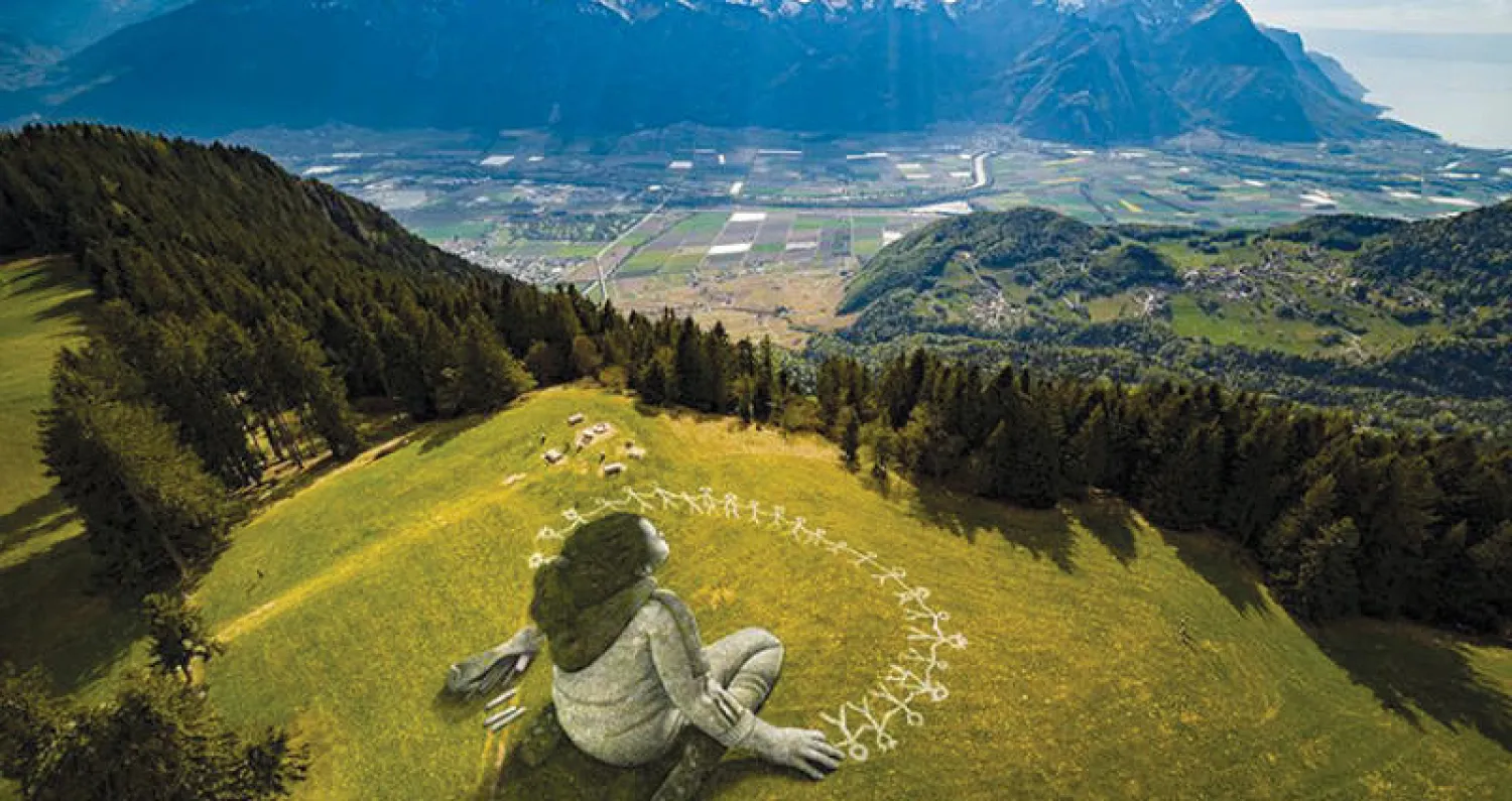 رسم لفتاة تنظر إلى الأفق (رويترز)