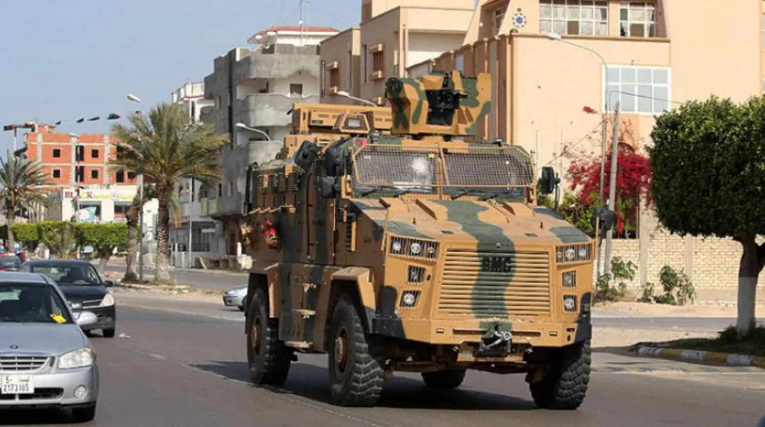  یک خودروی زرهی ترکیه در شهر ساحلی صرمان لیبی (AFP)