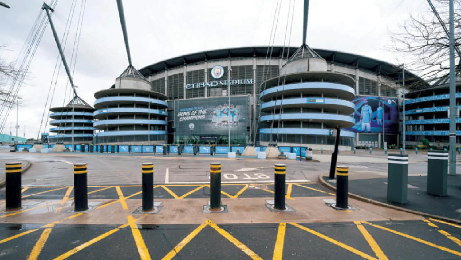 ستبقى أبواب ملعب مانشستر سيتي والأندية الإنجليزية الأخرى مغلقة أمام الجماهير في حال استئناف الدوري (أ.ب)