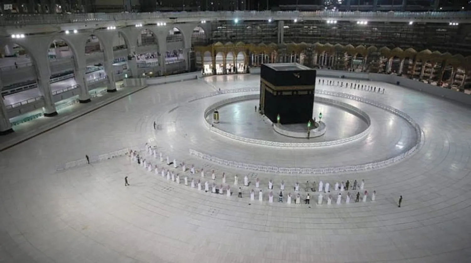 الحرم المكي كما بدا أمس خلال صلاة التراويح (واس)